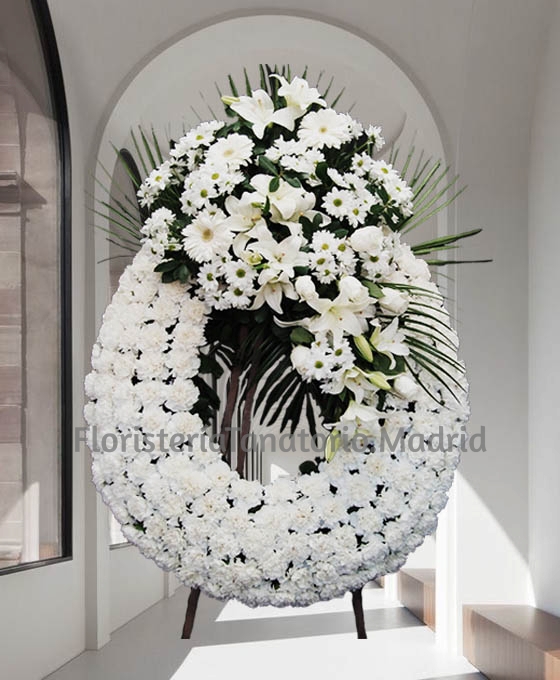 Corona de Flores funerarias blancas para enviar al Tanatorio